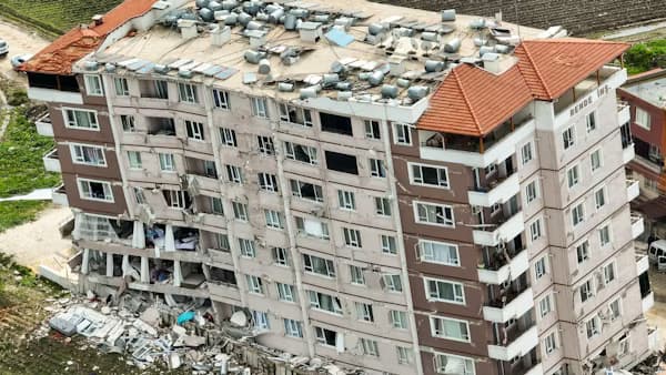 Earthquake damage in urban area